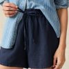 FAH2153_FA24-faherty-WBU2404-NBZ-NAVYBLAZER-LAGUNALINENTIEWAISTSHORT_OM_DETAIL1_1.jpg