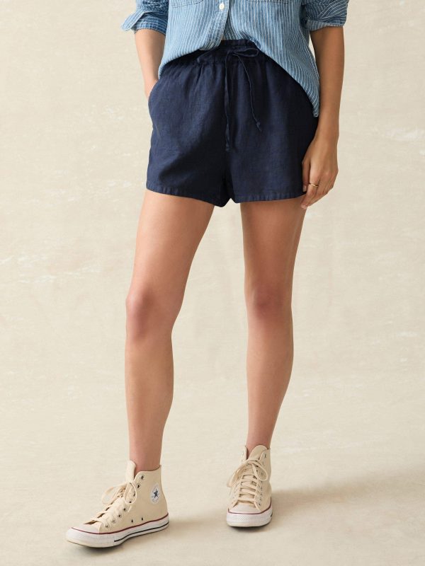 FAH2153_FA24-faherty-WBU2404-NBZ-NAVYBLAZER-LAGUNALINENTIEWAISTSHORT_OM_FRONT_CROP_1.jpg