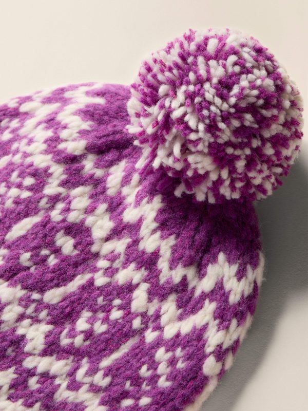 HOL24-FAHERTY-ACCESSORIES-YC0096-501-PURPLE-FAIRISLE-VALLEY-FAIRISLE-POM-BEANIEDETAIL1.jpg