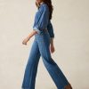 HOL24-FAHERTY-WOMENS-WBS2440-ITW-DREAN-JEAN-WIDE-LEG-INDIGO-OCEAN-WASH_OM_EDITORIAL_1.jpg