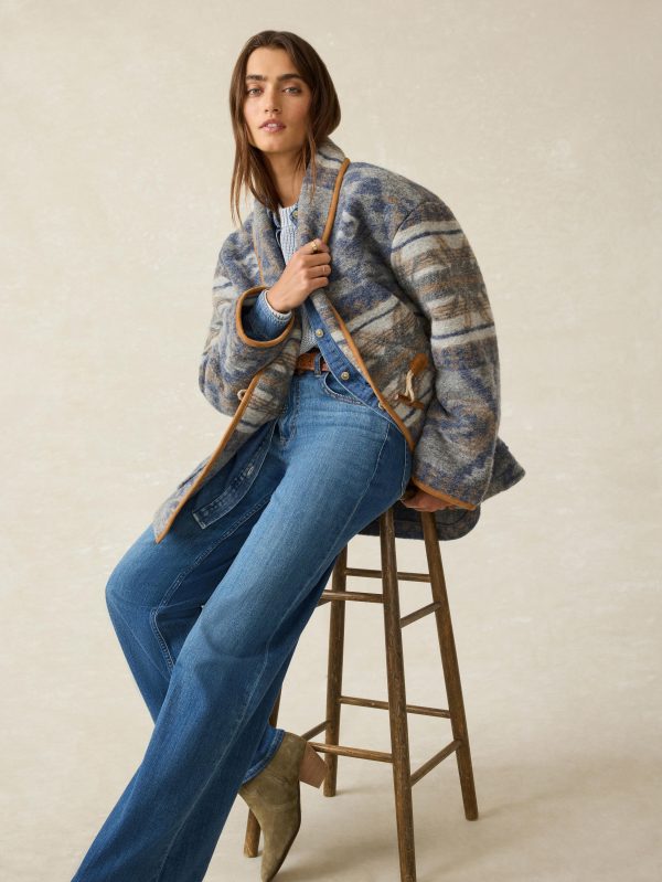 HOL24-FAHERTY-WOMENS-WOH2403-WIL-B-YELLOWTAIL-WINTER-SOLSTICE-JACKET-WINTER-SOLSTICE_OM_EDITORIAL_1.jpg