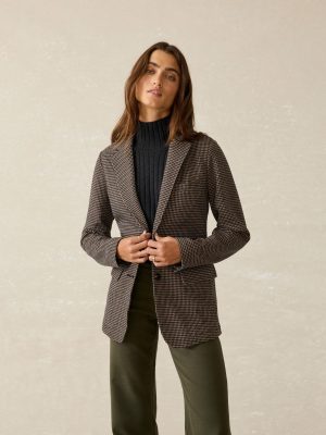 HOL24-FAHERTY-WOMENS-WOH2423-MMH-INLET-HERRINGBONE-BLAZER-MOCHA-MOUNTAIN-HOUNDSTOOTH_OM_FRONT_CROP_1.jpg