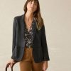HOL24-FAHERTY-WOMENS-WOS2313-BSM-INLET-BLAZER-BLACK-SKY-MELANGE_OM_EDITORIAL_1.jpg