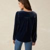 HOL24-FAHERTY-WOMENS-WTH2402-NVY-STRETCH-SILK-VELVET-ROWAN-TOP-NAVY_OM_BACK_CROP_1.jpg