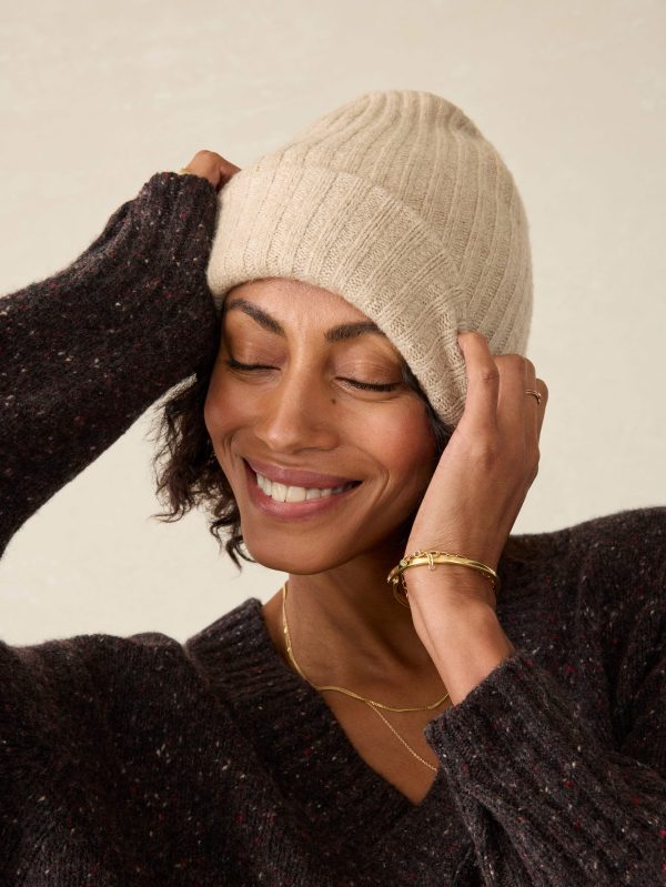 HOL24_ACCESSORIES_YC0099-203_Jackson_Slouchy_Rib_Beanie_Oatmeal_Heather_OM_FRONT_CROP_1.jpg