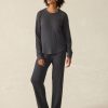 HOL24_WOMENS_WBH2416-BLK_LEGENDWAFFLEWIDELEGPANT_BLACK_OM_FULL_BODY_1.jpg